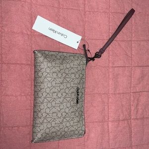 CALVIN KlEIN CLUTCH